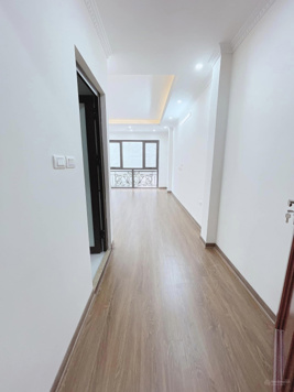 Đường Bưởi hiếm nhà bán 42m2x6Tx9.9 tỷ thang máy 10m ra oto tránh trước nhà ngõ 3m ngõ thẳng ở luôn