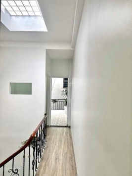 Bán nhà riêng phố Văn Cao, Liễu Giai, Ba Đình, HN. Sổ đỏ 106m2 giá 16,5 tỷ. Ngõ RỘNG, SÁT MẶT PHỐ