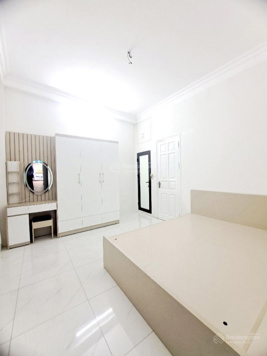 Bán căn phố Kim Mã 38m2, 5 tầng, nhà mới full nội thất, cách ô tô 10m - Giá 5.3 tỷ