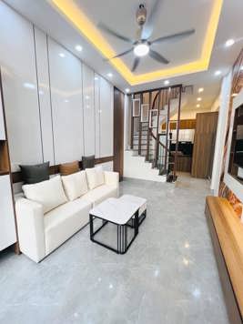 💥 SỔ ĐỎ ĐẸP NỞ HẬU 💥 SIÊU PHẨM NGÕ THÔNG - NỘI THẤT CAO CẤP - SÂN ĐỂ XE RIÊNG - KHOÁ CỬA VÂN TAY CÔNG NGHỆ CAO 💥,