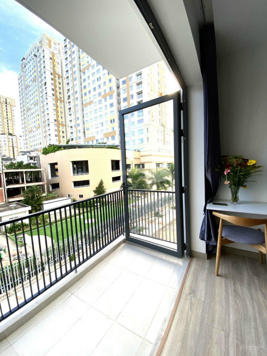 Trống lại studio ban công tại Thảo Điền, quận 2