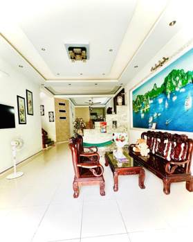 Cần bán nhà vị trí đẹp, ngang 8m, mặt tiền Lương Tấn Thịnh, p7, tp Tuy Hòa, giá bán 12 tỷ 990 tr