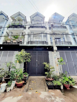 Bán nhà trệt 2 lầu 4PN, đường ô tô 7m ở quận 12! Giá chỉ 4,65 tỷ