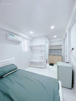 Phòng 18m2 - 4,5 triệu/th cửa sổ, full tiện nghi, kệ bếp, thang máy ngay bến xe Miền Đông