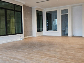 Bán nhà 3 tầng phố Bồ Đề - ô tô đỗ cửa - ngõ thông. Giá chỉ 130 triệu/m2