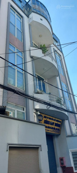 Bán tòa nhà Quang Trung, P8, GV, DT 12x25m, CN 250.4m2 giá chỉ 26 tỷ, LH: 0977 178 686