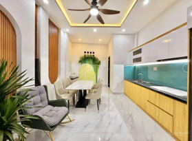 Bán nhà Nguyễn Văn Huyên- ôtô đỗ cửa - 5m ra ôtô tránh - 48m2 - ngõ thông các ngả - đầy đủ nội thất