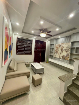 Chính chủ bán nhà riêng Tân Mai, DT 54m2, giá 6.85 tỷ, mt 4.5m, sổ đỏ chính chủ, nhà xây chắc chắn