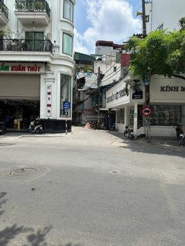 Mình chính chủ muốn bán căn nhà nhỏ xíu xinh xinh ít tiền ở ngõ Tô Hoàng Phường Bách Khoa cạnh quán