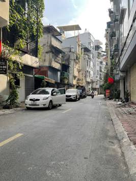 Chính chủ cần bán gấp toà nhà Văn Phòng phố Võng Thị gần Lạc Long Quân  50m2 cao  7  tâng maj tiền 7m giá  12 tỷ800