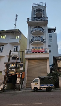 Cho thuê tòa nhà Lô Góc Giang văn minh 7 tầng làm phòng khám, ngân hàng, Thẩm mỹ viện