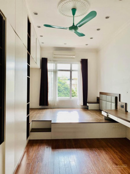 Bán nhà 4 tầng, mặt ngõ ô tô tránh vỉa hè phố Đặng Tiến Đông, Đống Đa, 40m2, 15,5 tỷ