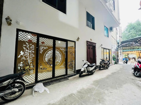Chính chủ bán mặt tiền 12m. Diện tích nhà 50m2. Tầng trên 60m2. 8 tầng thang máy, full nội thất