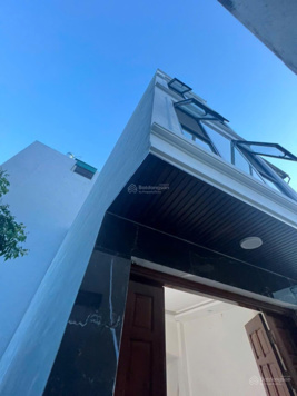 Nhà phố Nguyễn Lam Phúc Đồng, 4 ngủ, ô tô đỗ gần nhà