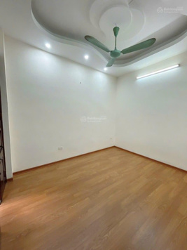 Bán nhà Đê La Thành vị trí 5m ra ô tô, diện tích 30m2 4 tầng mặt tiền 4,3m giá thương lượng