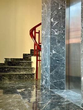 Bán nhà Đào Tấn, ngõ to gần phố, thang máy, cách ô tô tránh 30m: 66m2, 6 tầng, MT 4.5m