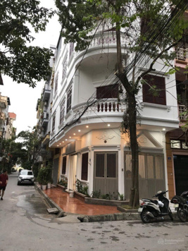 Bán căn góc PL Ngụy Như Kon Tum. DT 71m2 x 5 tầng, mặt tiền 6,6m. Vỉa hè, ô tô tránh, thông các ngả