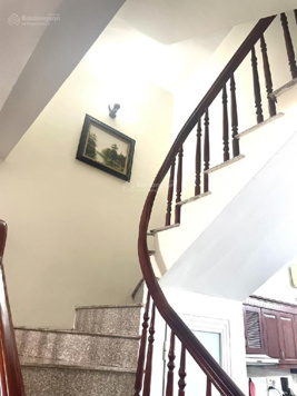 Em Chung đăng nha thật . Nhà Thạch Bàn : 4,9 tỷ diện tích rộng, 42m2 x 5 tầng , dân xây , sát Aoen