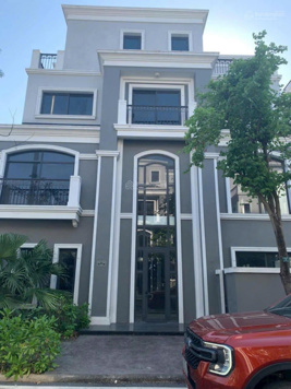 Bán cắt lỗ cực sâu nhà liền kề mặt biển Grand Bay Hạ Long