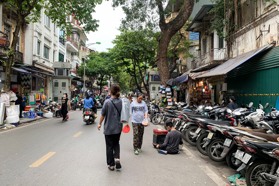 Công chứng giấy tờ tại phố Hàng Chiếu, Hoàn Kiếm