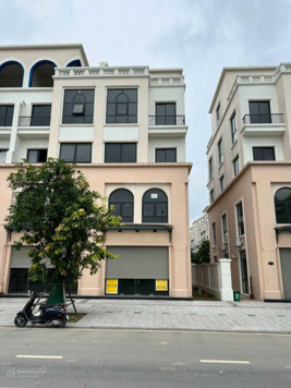 Cần bán căn shophouse Xẻ Khe thông 2 mặt, Đường Biển Xanh (hàng hiếm) đối diện 8 tòa CC Masterise