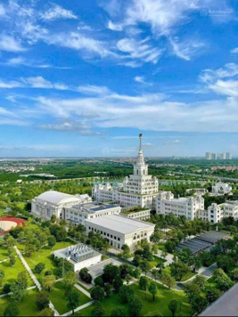 View trực diện Vinuni + biển hồ, chủ nhà cần bán căn hộ 1 + 1 full đồ toà S2.18. LH: 0879 703 333