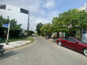 Bán lô đất mặt tiền đường Đa Mặn 15 khu Nam Việt Á, ngay ngã tư Bùi Tá Hán