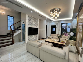 Chính chủ gửi bán biệt thự Starlake Tây Hồ Tây, 268m2 x 4.5 tầng giá rẻ chỉ 385tr/m2. Full nội thất