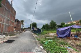 Chủ đất gửi bán lô đất siêu đẹp ngay sau UBND xã Long Hậu, thổ cư hết, xây dựng tự do. Chỉ 1 tỷ 200