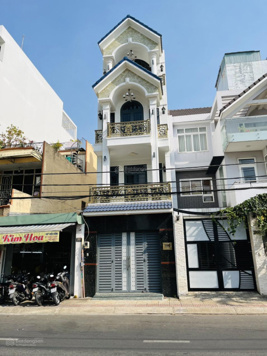 Bán nhà mặt tiền đường Hiền Vương, quận Tân Phú (7x20m vuông) nhà 4 tầng