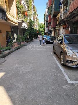 NHÀ PHÂN LÔ - OTO VÀO NHÀ - MẶT PHỐ - THOÁNG TRƯỚC SAU