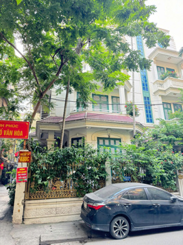 Cần bán BIỆT THỰ SIÊU VIPPP tại Khu Tập Thể K80c, Vĩnh Phúc , Ba Đình, Hà Nội