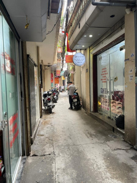 Bán đất tặng nhà phố Đào Tấn, BĐ 135m, cấp 4, 10 m ra phố, gần Lotte, đầu tư 15.5 tỷ.