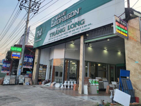 Bán showroom đang kinh doanh đường DT 747B ngay chân cầu Khánh Vân, phường Khánh Bình, Tân Uyên