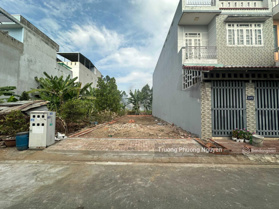 139m2 đất khu dân cư đường bàn cờ, phía sau chợ đầu mối Thủ Đức mặt tiền nhựa 11m, sổ sẵn full thổ