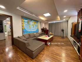 Hải Yến 0963 775 556 - bán 2 căn hộ 3 PN liền kề Saigon Pearl. Diện tích 282m2, giá đã giảm còn 18 tỷ