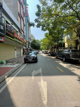 Cho thuê Tầng 1,2 Tòa văn phòng 3 ngõ 4 Đồng Me - Mễ Trì DT 60m2/sàn Thang máy.Giá 7,5tr