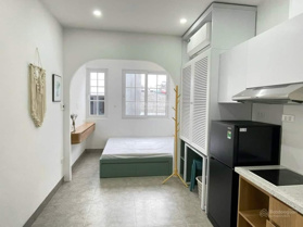 Cực hot! CC mini phố vip Cầu Giấy, ngõ to ô tô đỗ cửa. TK 10p, 6 tầng thang máy. Chỉ 12.5 tỷ có TL