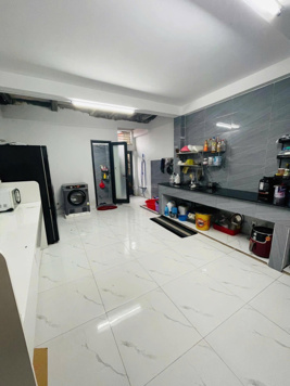Chính chủ bán nhà mặt phố sát biển giá 2,5 tỷ VND, tại khu Xuân Thiều, sát biển, sát chợ, trường hc