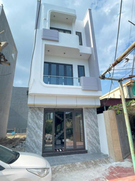 Một căn 3 tầng duy nhất tại Lương Quán Nam Sơn oto đỗ cửa ngày đêm