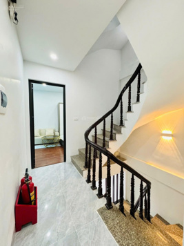 Bán căn hộ DV Xuân Thuỷ, Cầu Giấy. 9 phòng. Giá 8.86 tỷ