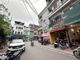 Bán nhà mặt ngõ phố Núi Trúc, Ba Đình, đường ô tô tránh 27.3m2x6T, MT3.8m, hướng TB,SĐCC,KD sầm uất