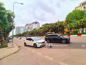 VIP nhất Ba Đình - hàng xóm Lotte - ô tô tránh - dừng đỗ - biệt thự cổ gần 200m2 - MT 18m - 68 tỷ