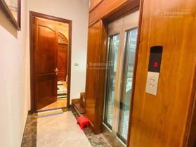 Bán nhà 6 tầng diện tích 95m2 mặt tiền 6m, cầu thang máy, khu phố Tứ Liên, Tây Hồ, Hà Nội