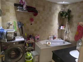 Bán căn hộ chung cư 18 Yên Ninh, 109m2 gồm 2PN, 2VS. BC Đông Nam. Full đồ. 80tr/m2. Có slot ô tô