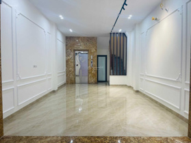Bán nhà ngõ 35 Phan Kế Bính, Cống Vị, Ba Đình 40m2 xây 6 tầng thang máy giá 8.8 tỷ