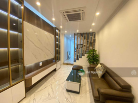 Bán nhà thang máy xây mới Hoàng Hoa Thám Liễu Giai Ba Đình 52m2x6T, giá 11 tỷ cực đẹp