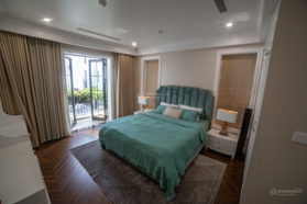 Chủ nhà bán gấp đơn lập Pari 400m2, đủ nội thất, thang máy, chỉ 48 tỷ, bán nhanh