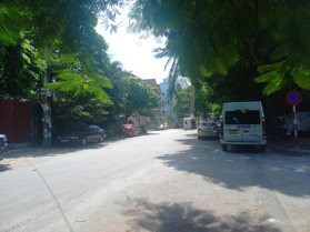 Bán đất ngõ 31 Xuân Diệu 2 mặt ngõ DT 220 m2 MT 18m giá 39.5 tỷ