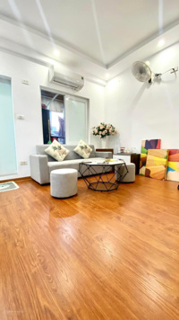 Phú Thượng tập thể 45m2 tầng 2 giá 1.65 tỷ đầy đủ nội thất ô tô đỗ cổng có sân để xe riêng